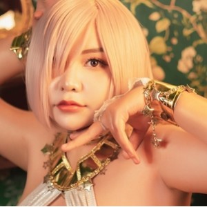 推特福利姬Queenie巨臀合集578P1.74G太诱人了