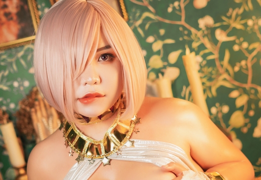 推特福利姬Queenie巨臀合集578P1.74G太诱人了