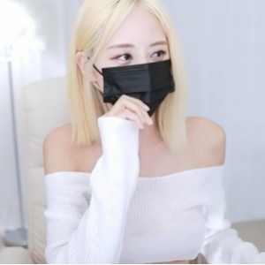 推特吴月热辣直播合集44部44.8G优质身材