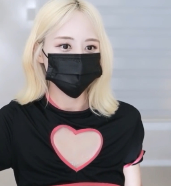 推特吴月热辣直播合集44部44.8G优质身材