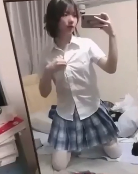 抖音白炜彤宿舍三人游互动视频4部770M太顶了