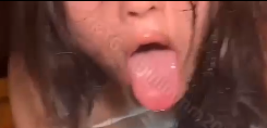 稀缺咪妮自拍视频1V820M火辣