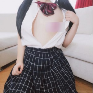 抖音三寸妹子学生装热舞1部2.57G清纯学妹