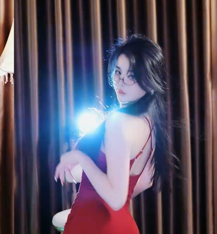 cc热舞定制合集温凉直播视频100部16G火辣魅惑