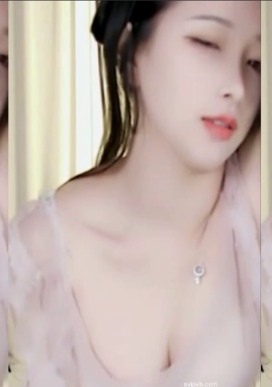 蛋宝宝虎牙深夜定制8V展示1G宅男大礼包