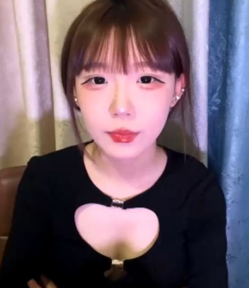 TwitterYuri野外互动指教手铐逼真合集88部6.8G够劲