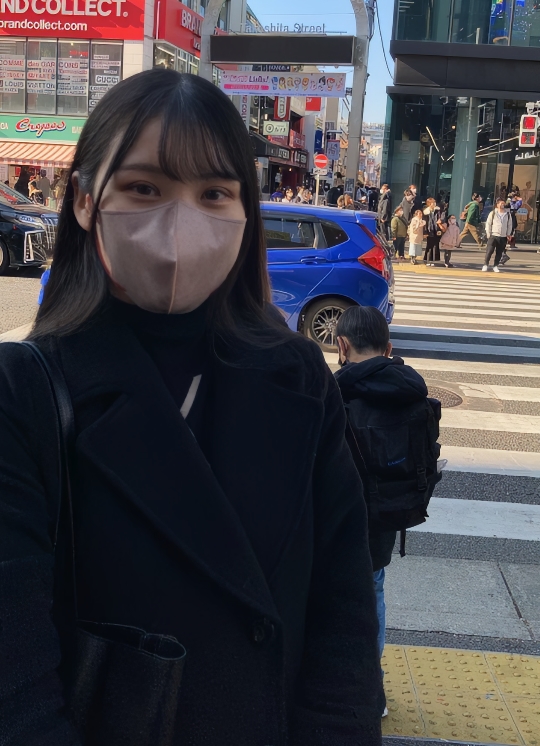 澪酱FC2猫眼学生服34v原档134.9g甜度超标