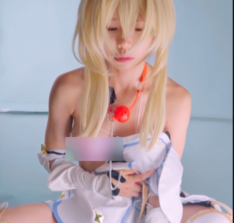 百度ED2K草莓羽衣COS劲爆合集62部33.9g湿身胶衣超顶画面