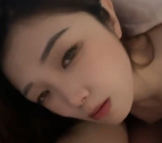 百度李佳琳孙M瑶校内52v汁香四溢6G大罩杯双姝