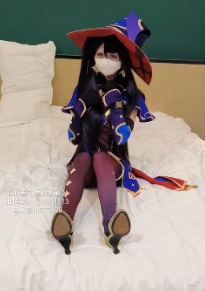 大神TL苏小糖00后女友视频合集151部122.1G，幼态脸球型满后推车视角膝颤闷哼腿软