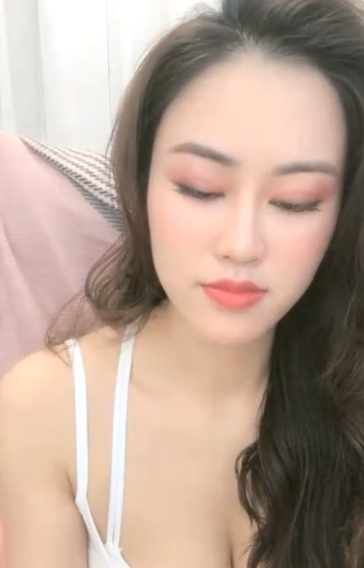 快手小叶璇43v湿漉漉实战合集26.9g浴室翘臀42部后推车视角+花絮1v