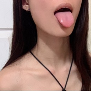 百度盘留学生反差婊lucymochi女同互动合集3部5.23G，双重压缩需本地解压