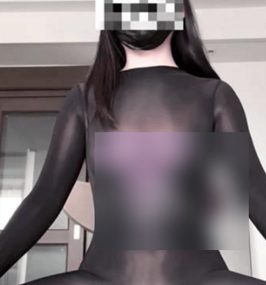 眼镜姐9月全新黑丝自研1.22GB典藏版