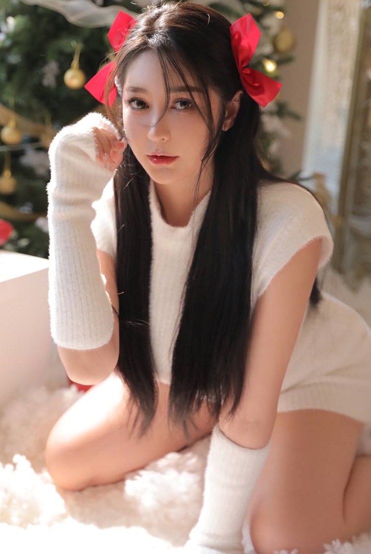 微博小王同学VIP私拍58部49.3G浴室湿身