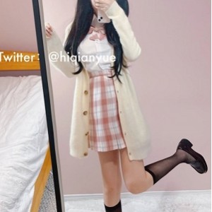 千月酱四人游绝密合集34V2.9G超顶画质