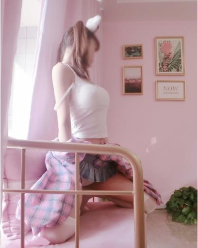 沫沫酱斗鱼居家蜜桃臀合集66部35G甜过初恋