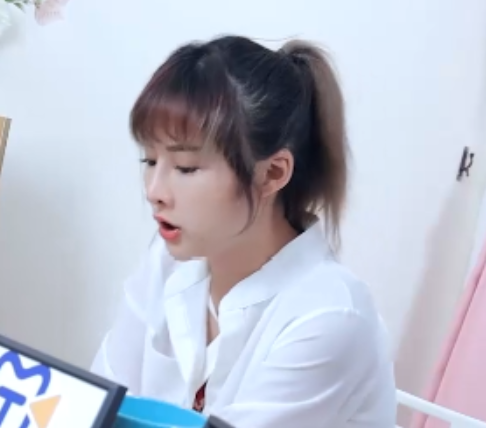 李娜娜台妹纯欲热舞合集70V12G超顶身材