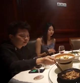 91堕落人Q自拍合集4部1.8G未删减珍藏版