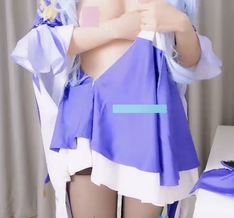 铃木美咲cos刻晴放飞自我18部200MB度盘珍藏版