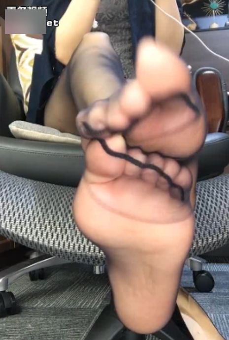 网红雪茄易直播美足特辑1部342M小脚盛宴