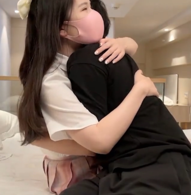 狐不妖推特白领湿身合集38部30G珍藏版