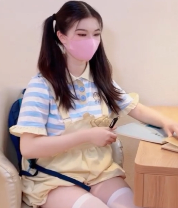 狐不妖推特白领湿身合集38部30G珍藏版