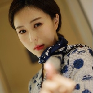 杨紫嫣白丝爆款套图13套1.6G小子怡大放送