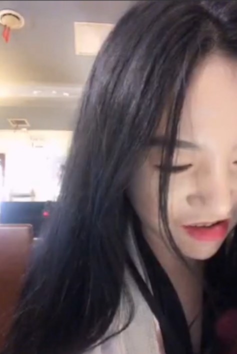 传媒陈丝丝户外合集11v48.1g诱人