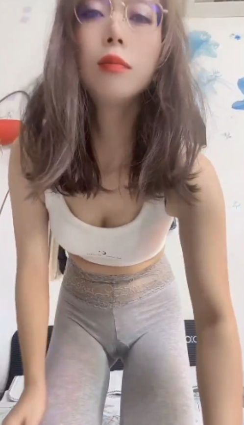 快手小苹果32段珍藏版16.6G软糯月牙一对一私密影像