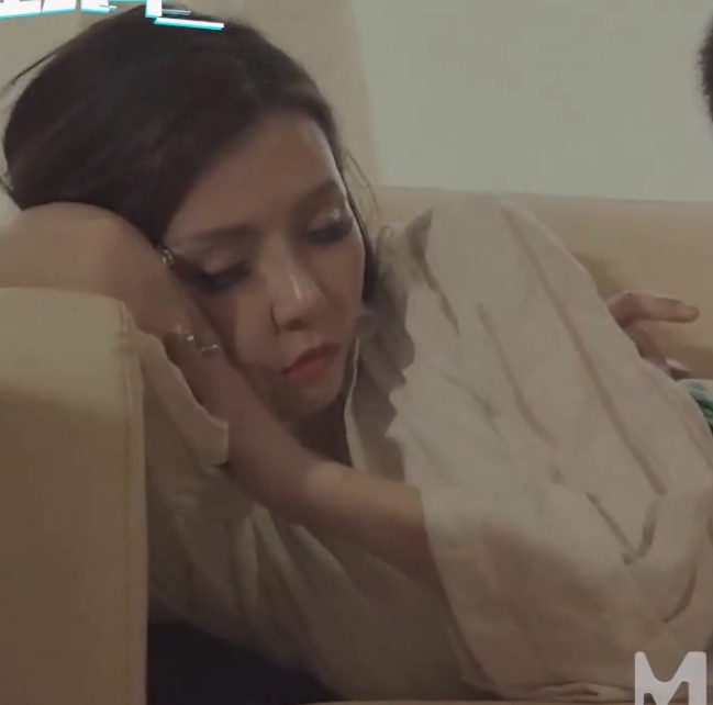 凌薇14部清纯视频合集8.77G推特展示