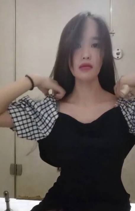 雪儿粉厕所战神网络合集65部15.6G太诱人