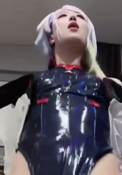 某站婉莹雌堕TS表演1V434MB越看越硬