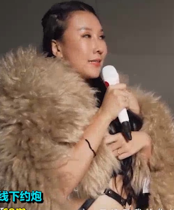 推特凌薇14部私房视频8.77G完整珍藏