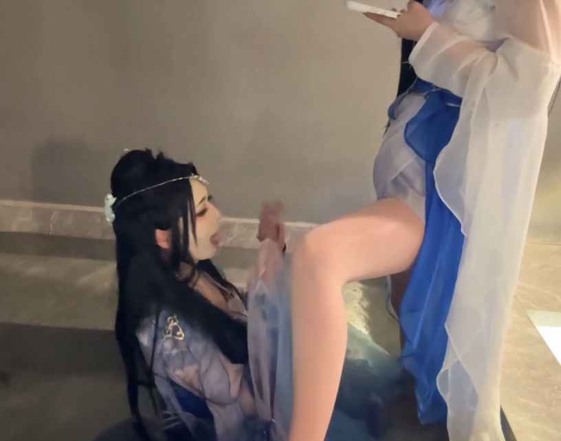 推特水银灯服装诱惑Cos视频1部1.7G太顶了