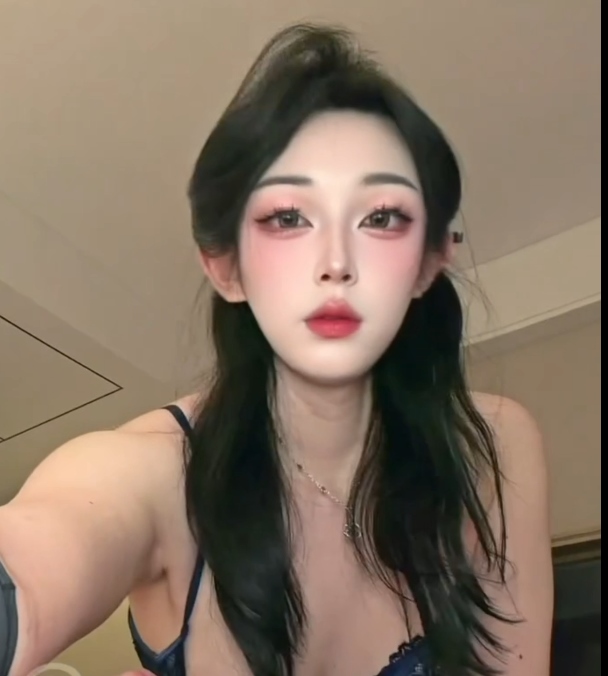 TS兔兔一米八网盘合集5v796M太火辣