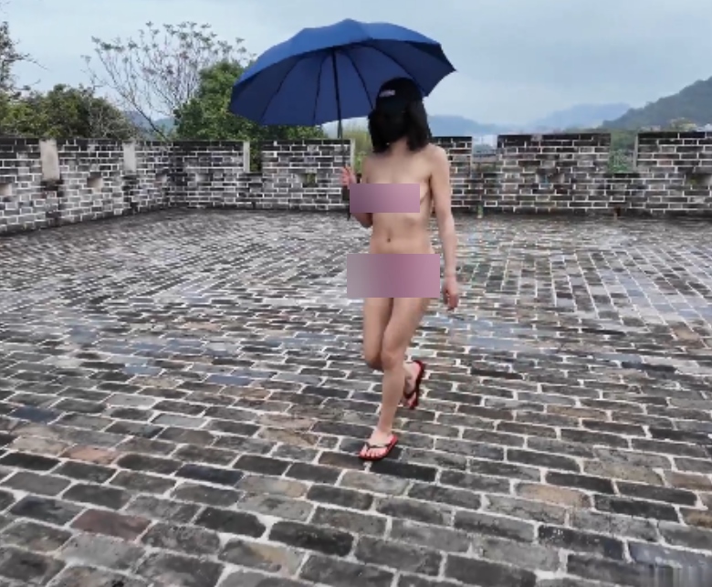 刺月推特实拍单集1011MB湿身