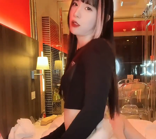 贴推特伪娘清纯互动视频1部860M太诱人