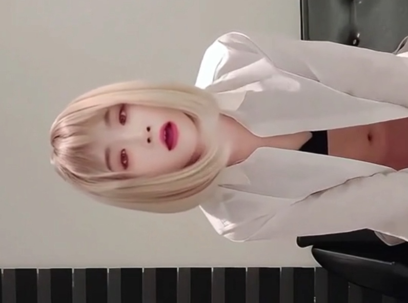 推特小妖伪娘采蜜1V934MB撞击名场面