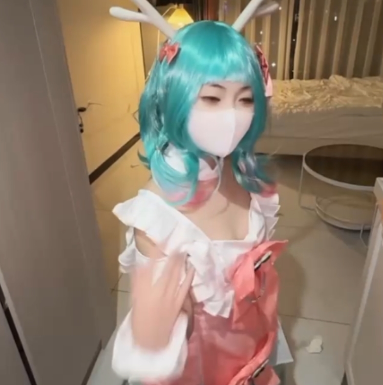 91小奈瑶COS胖臀炸裂46V14.8G蜜桃大赏