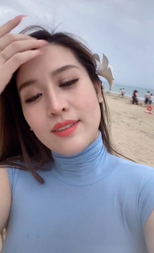 抖音熟女牛奶秋刀姨精彩生活片段集合1V2.47G韵味十足