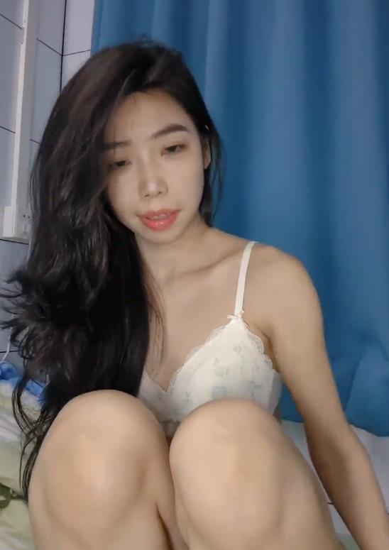 91V/13G半糖主播丝丝不是思思跑车福利合集优质反差小狗