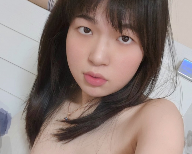 俞喵喵推特眼镜TS私拍2G这身段绝了