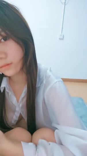 某音小鹿放飞自我视频合集5部3.21G骚气难挡