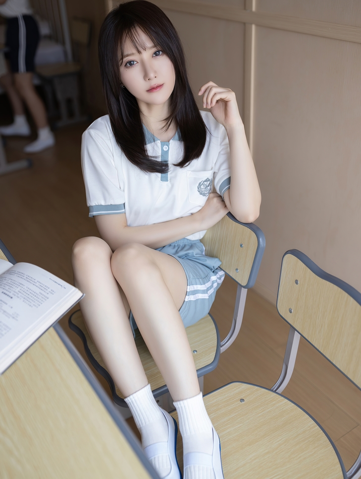 私拍杏子4部大胆视频合集13.4G鱼子酱闺蜜太火辣
