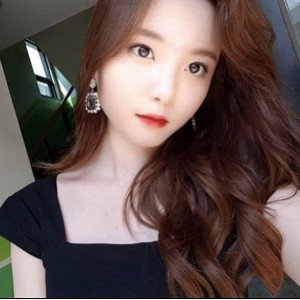 韩国白领李始宇SiwooLee私密展示192P30V600M魅惑难挡