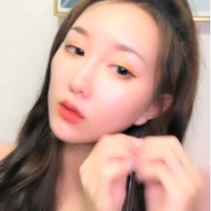 卿卿快手劲爆洗澡直播19部1.34G太诱人